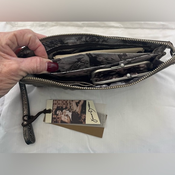 Junior Drake Soft Black Leather Wallet/Wristlet - Picture 3 of 3